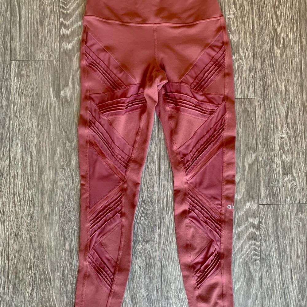 ALO Highwaisted Rose Leggings